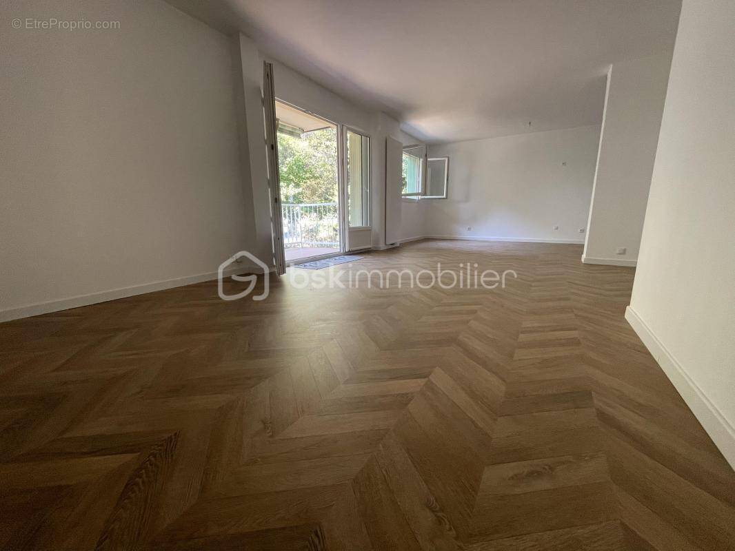Appartement à VENELLES
