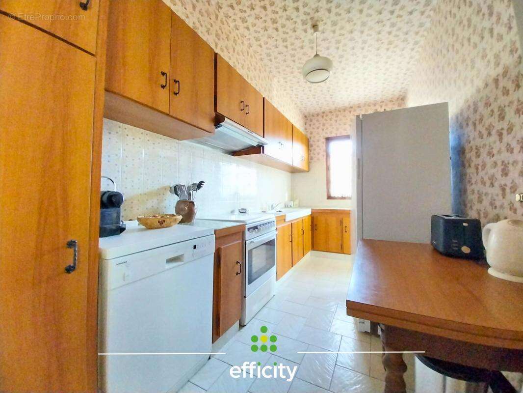 Maison 175 m² à Saint-Georges-De-Didonne  - photo 9