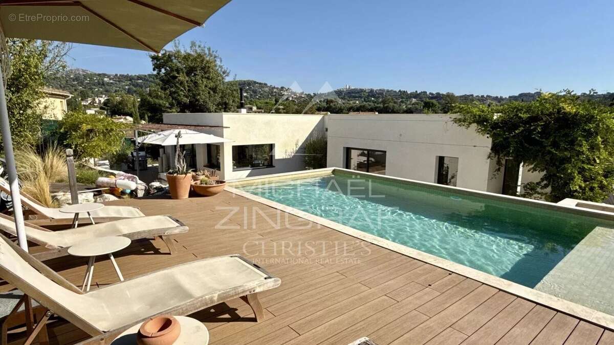 Maison à LA COLLE-SUR-LOUP