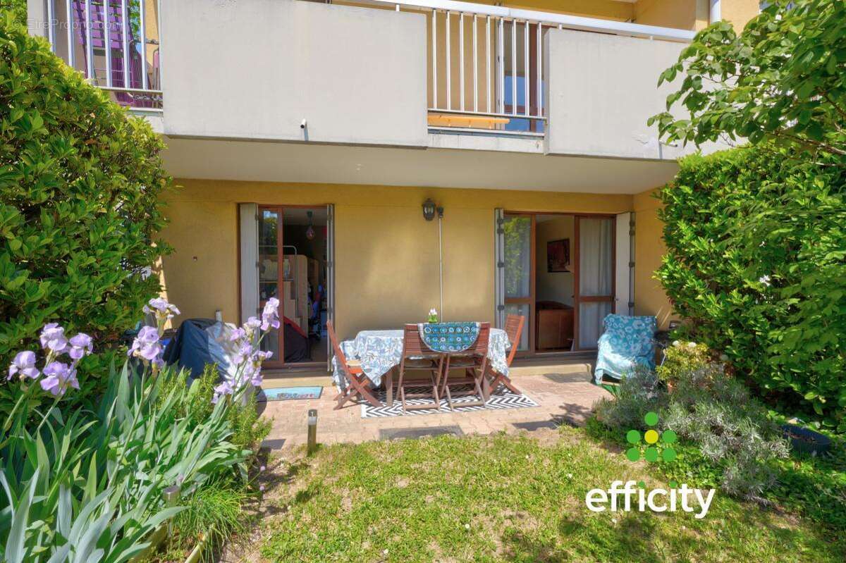Appartement à SAINT-GENIS-LAVAL