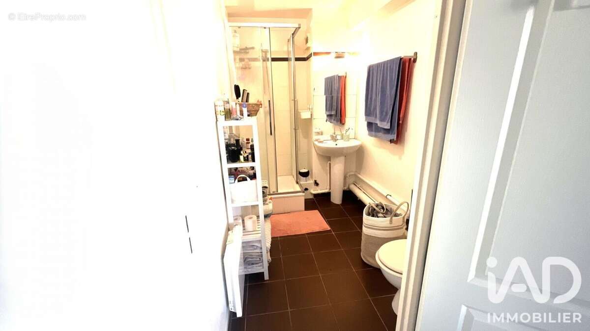 Appartement 47 m² à Villeneuve-Le-Roi  - photo 9