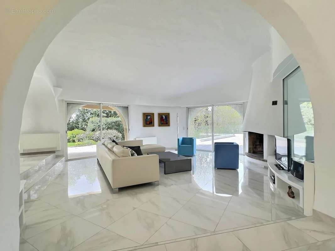 Maison à MOUANS-SARTOUX