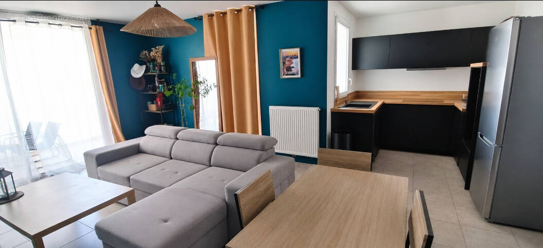 Appartement à BEAUZELLE