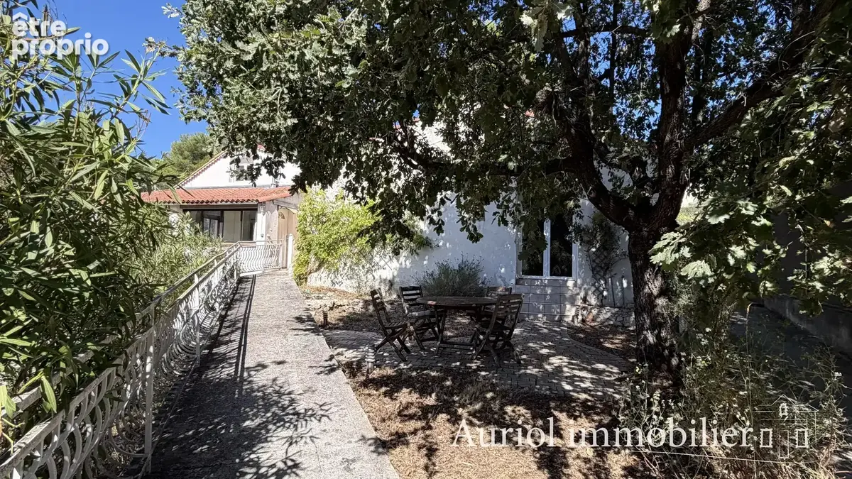 PEYPIN Villa 2 logements sur 3200 m2 terrain avec piscine et garage - photo 13