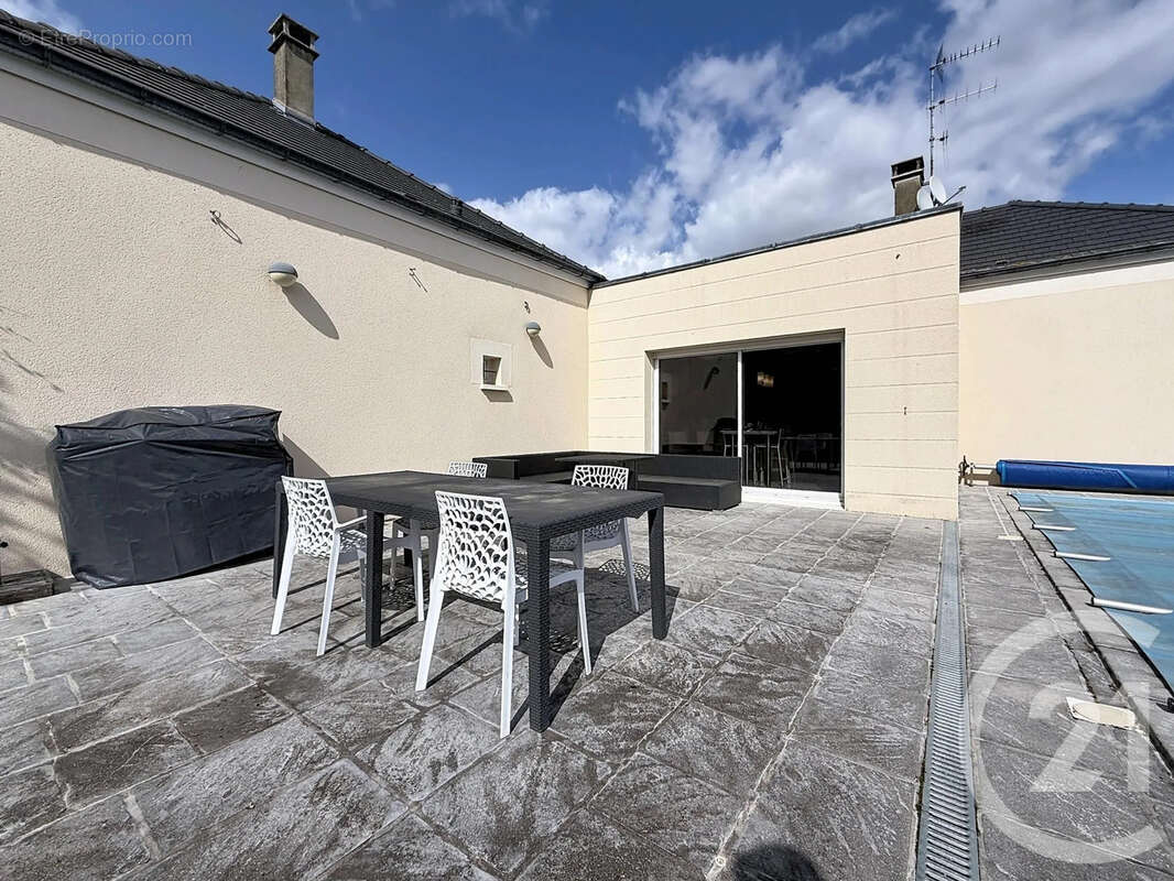 Maison à VILLECHETIF