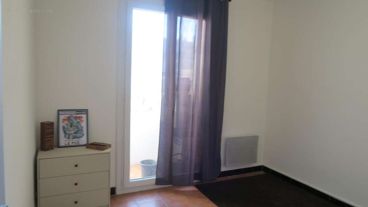 Appartement à MARSEILLE-4E
