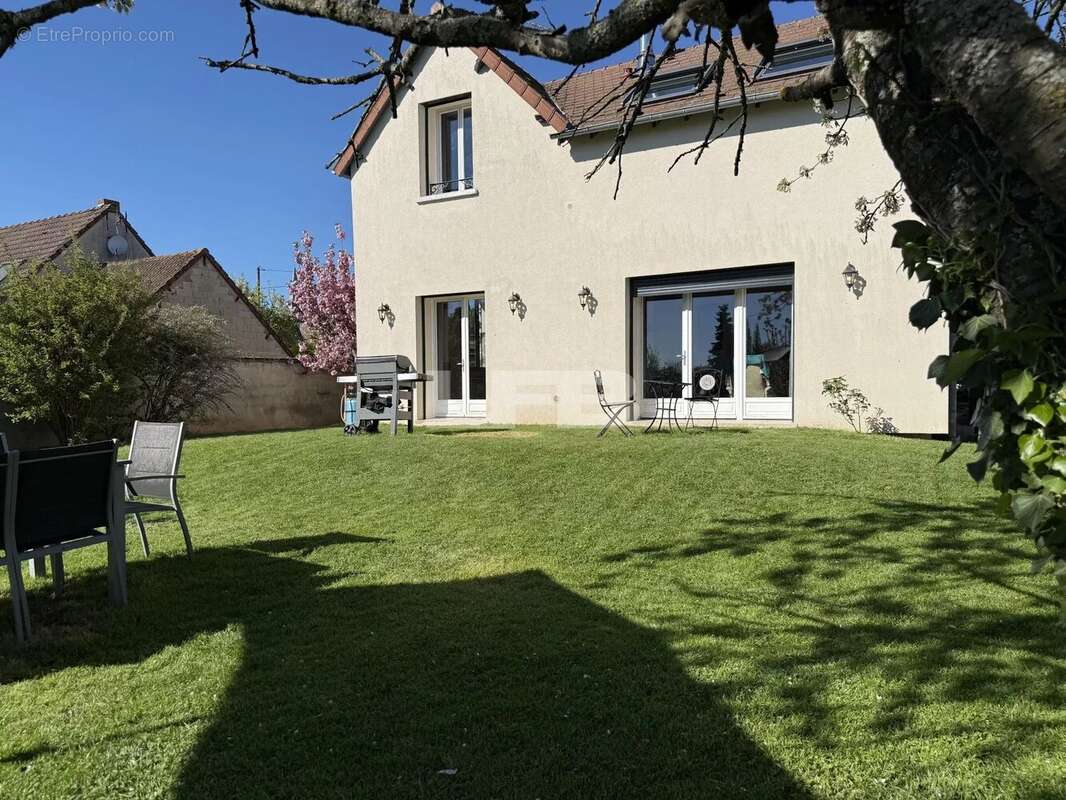 Maison à GRISY-LES-PLATRES