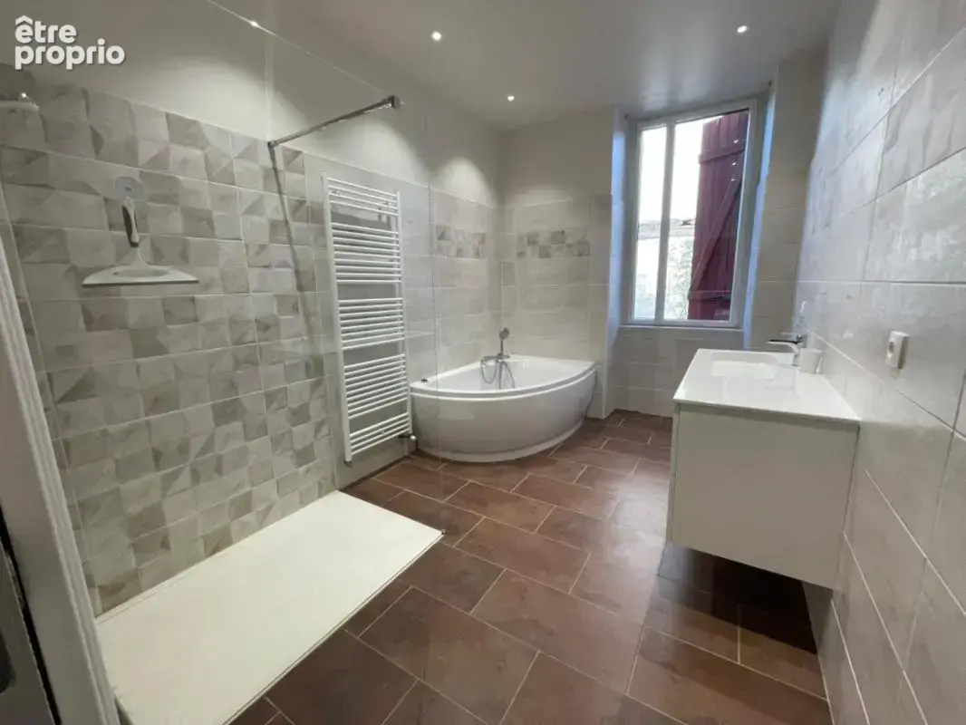 Maison de caractère en pierre, dépendances, accès rivière, 199500€ ! - photo 6