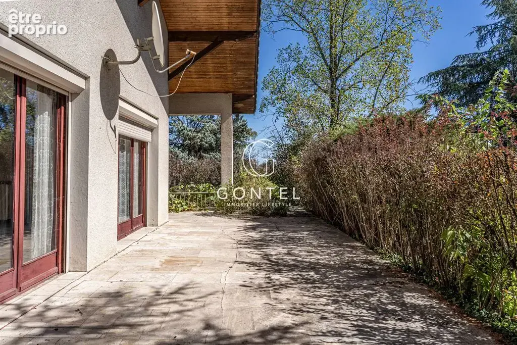 Saint-Cyr-au-Mont-d’Or – Maison de 229 m² à rénover, au calme et à proximité directe des commodités - photo 3