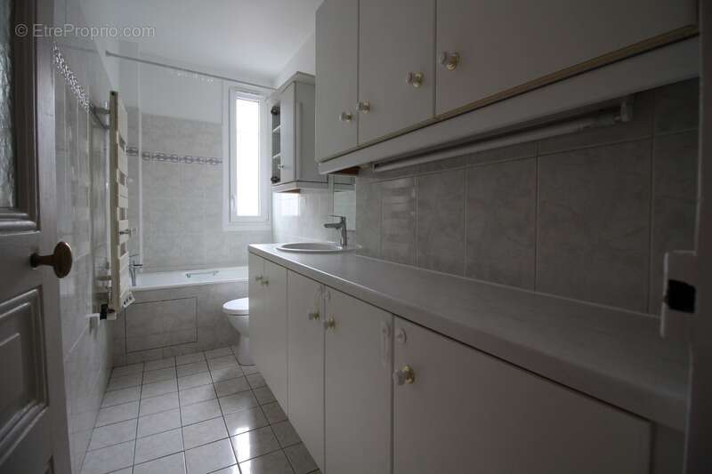 Appartement à LEVALLOIS-PERRET