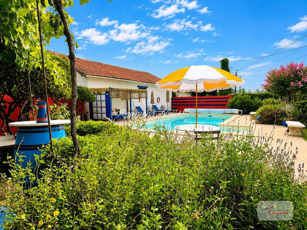Charmante longère de vigneron avec studio, piscine et séchoir traditionnel - photo 6