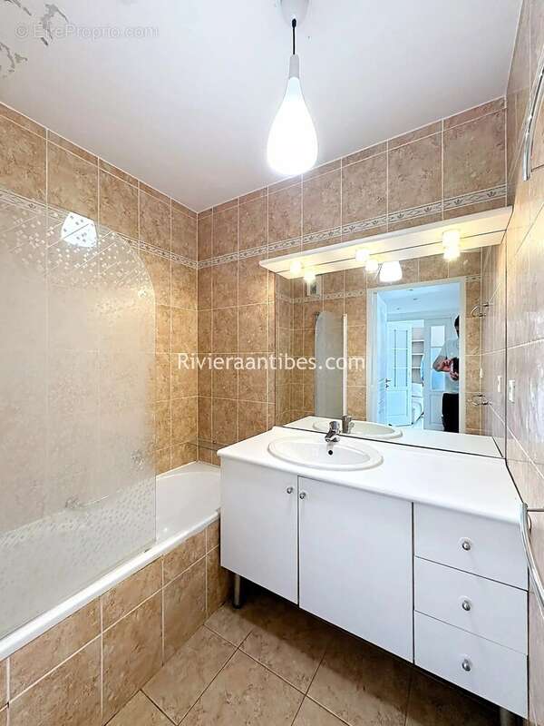 Appartement à VALLAURIS