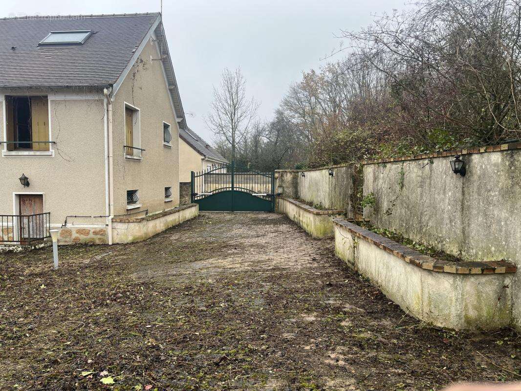 Maison à MOUROUX
