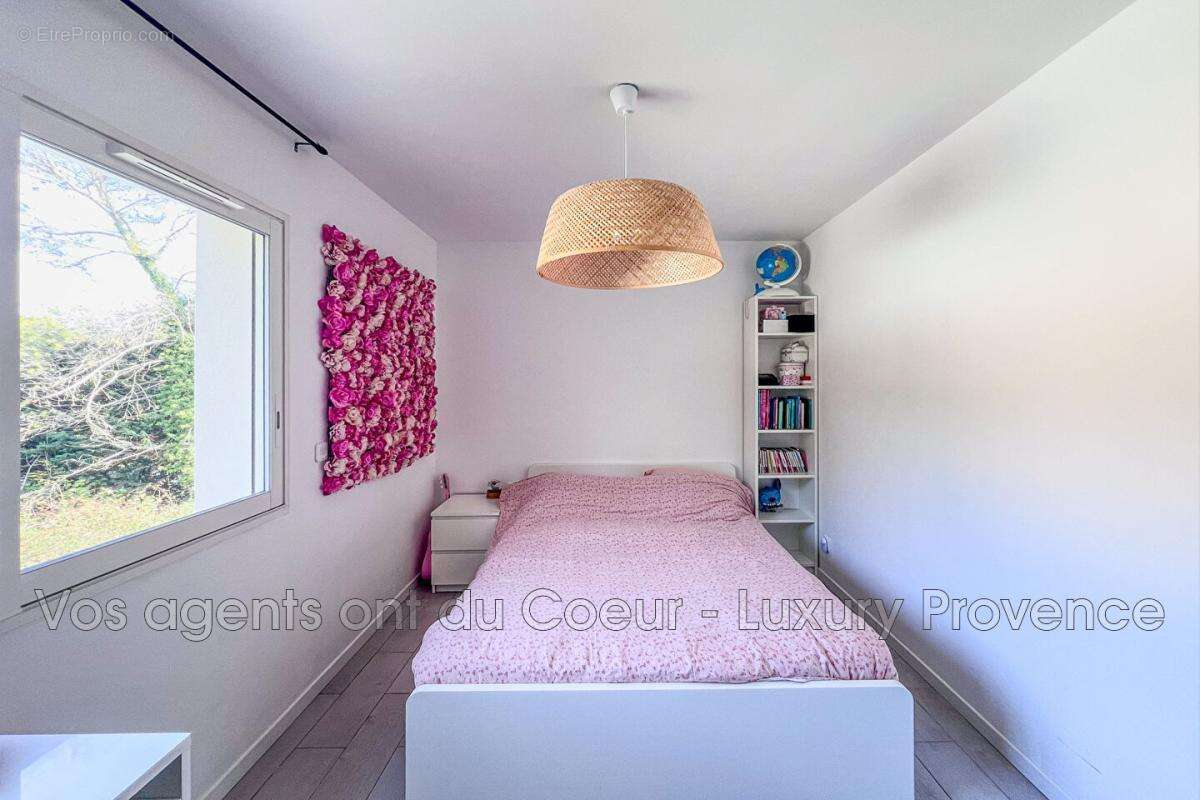 Maison à GREASQUE