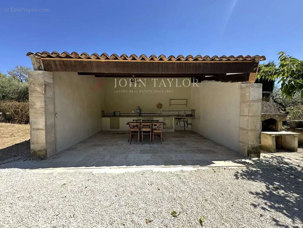 Fontvieille - Maison en pierre avec piscine - photo 6
