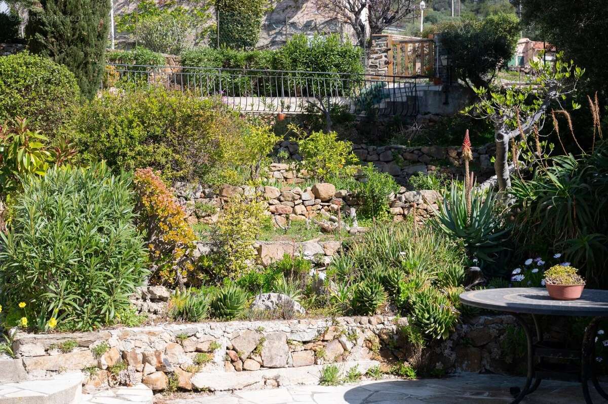 Maison à CARQUEIRANNE