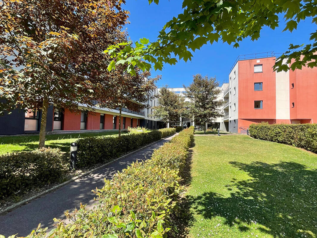 Appartement à FONTENAY-LE-FLEURY