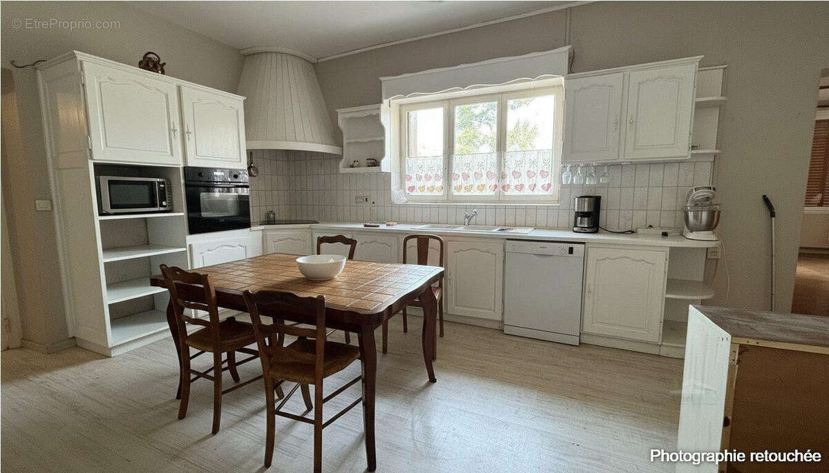 Cuisine après des retouches (pour se projetr) - Maison à MARCILLOLES