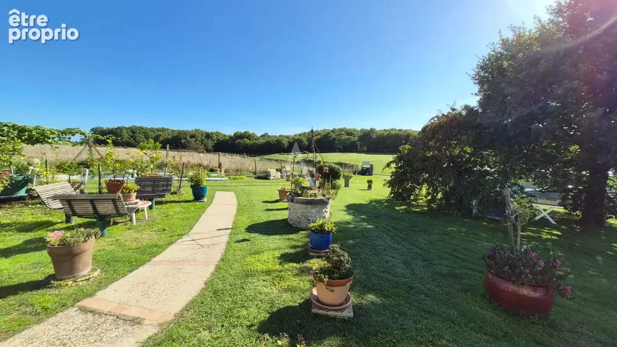 Maison  7 pièce(s) 189 m2 - Chermignac - photo 2