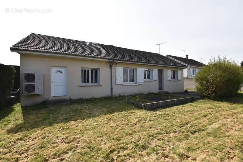 Maison à vendre 4 pièces GARNAT SUR ENGIEVRE (03) - photo 9
