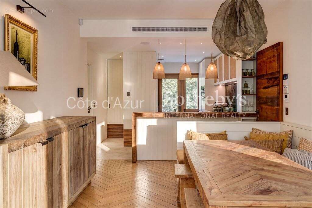 Appartement de prestige à Cannes Palm Beach avec terrasse paysagée, piscine privée et garage - photo 11