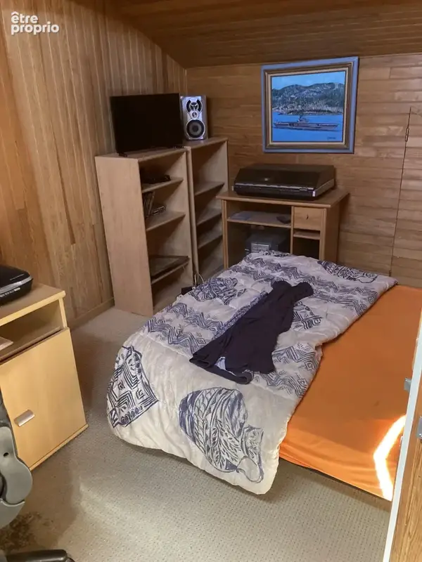 Propriété exceptionnelle en bord de rivière avec 3 appartements, grands garages et magnifique jardin à Axat - photo 32