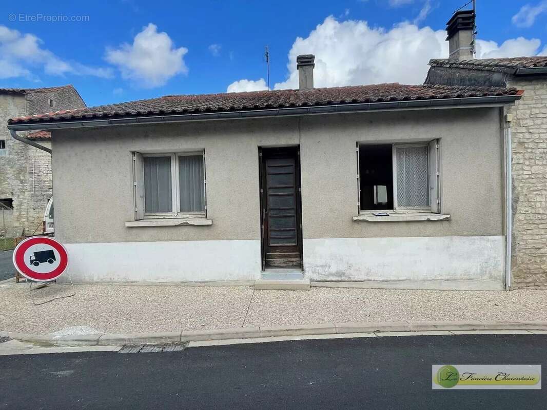 Maison à SAINT-FRAIGNE