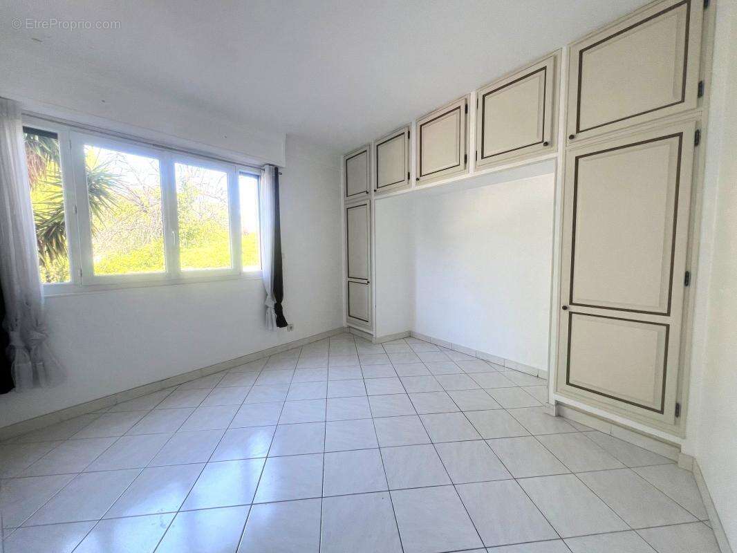Appartement 3p traversant avec cave le cannet - photo 3
