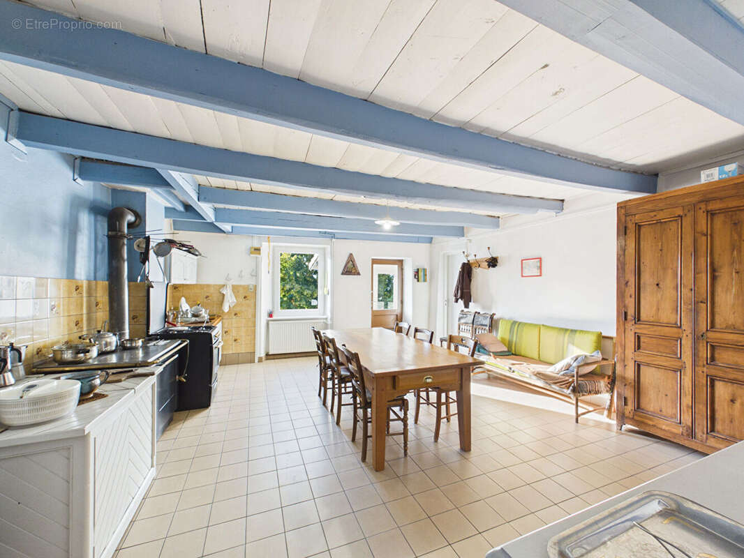 Maison au coeur d'un hameau avec dépendance et vaste terrain à Desaignes - photo 6