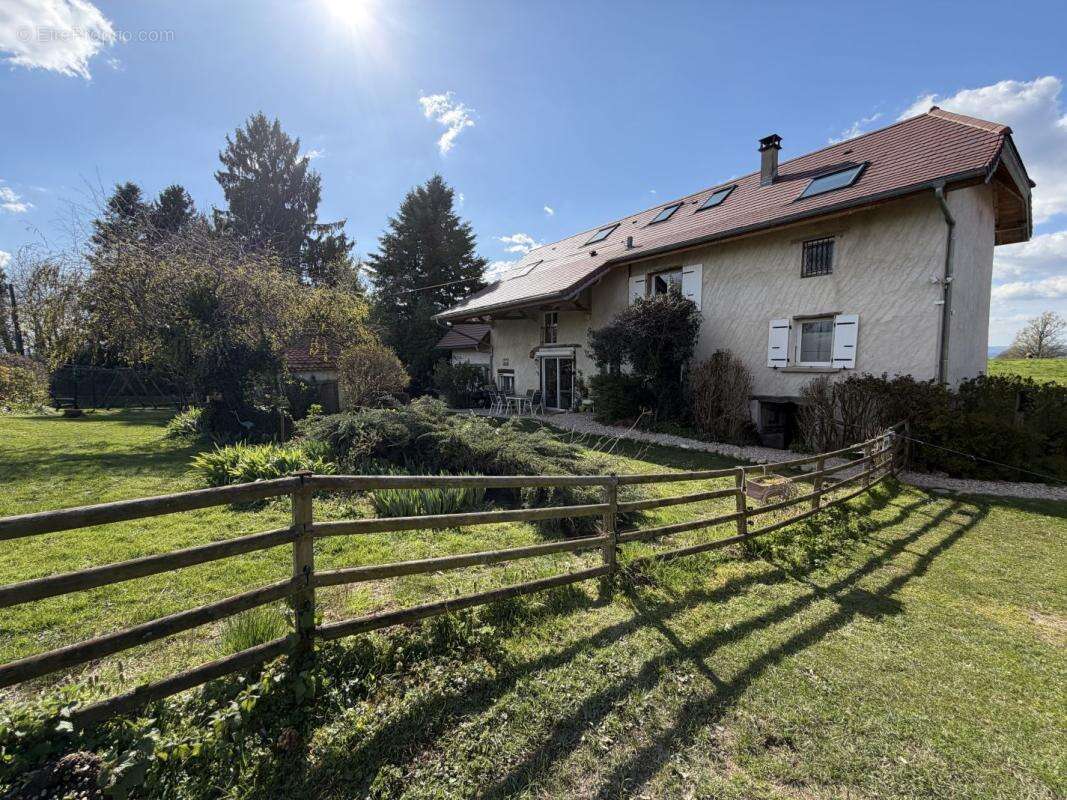 Maison à SAINT-GENIX-SUR-GUIERS