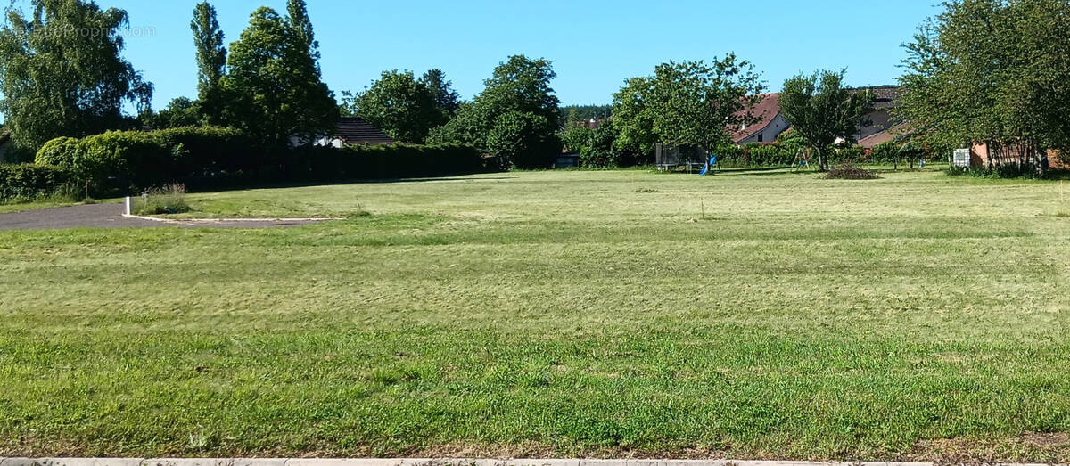 Terrain plat et viabilisé pour votre futur maison à 10 minutes de Lure et 30 Minutes de Belfort !!! - photo 2