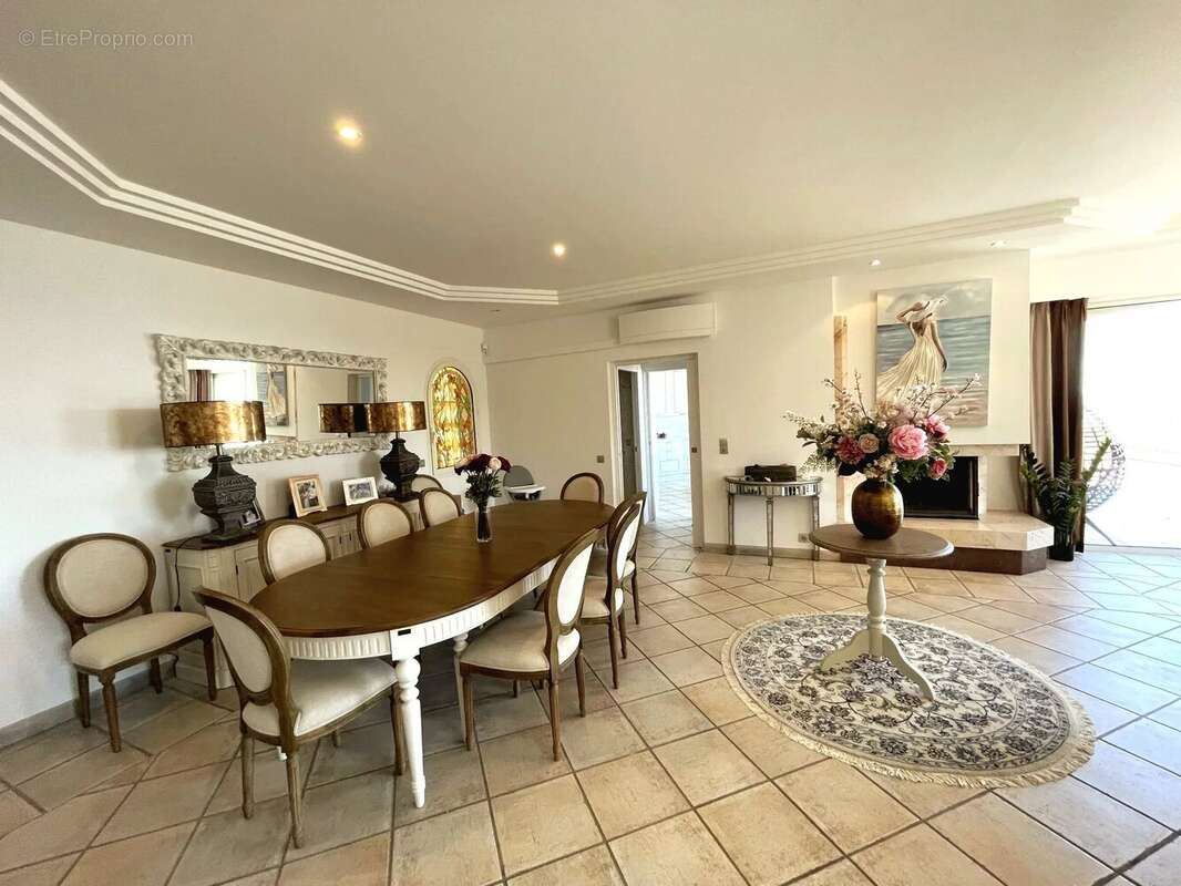 Maison à THEOULE-SUR-MER