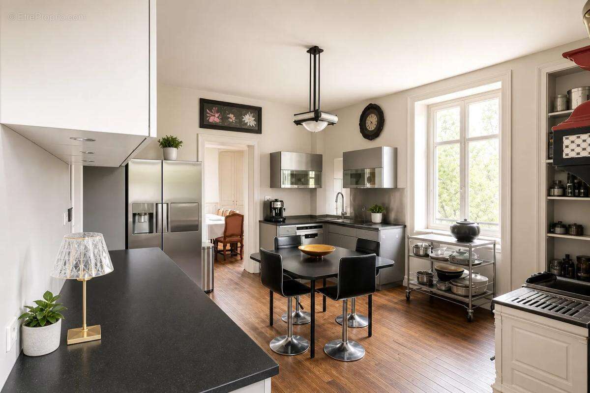 Maison de 7 pièces de 222 m² à Flavignac - photo 5