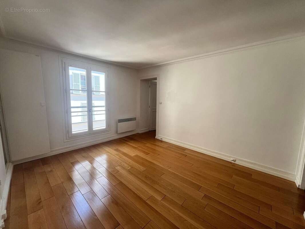 Photo 2 - Appartement à PARIS-8E