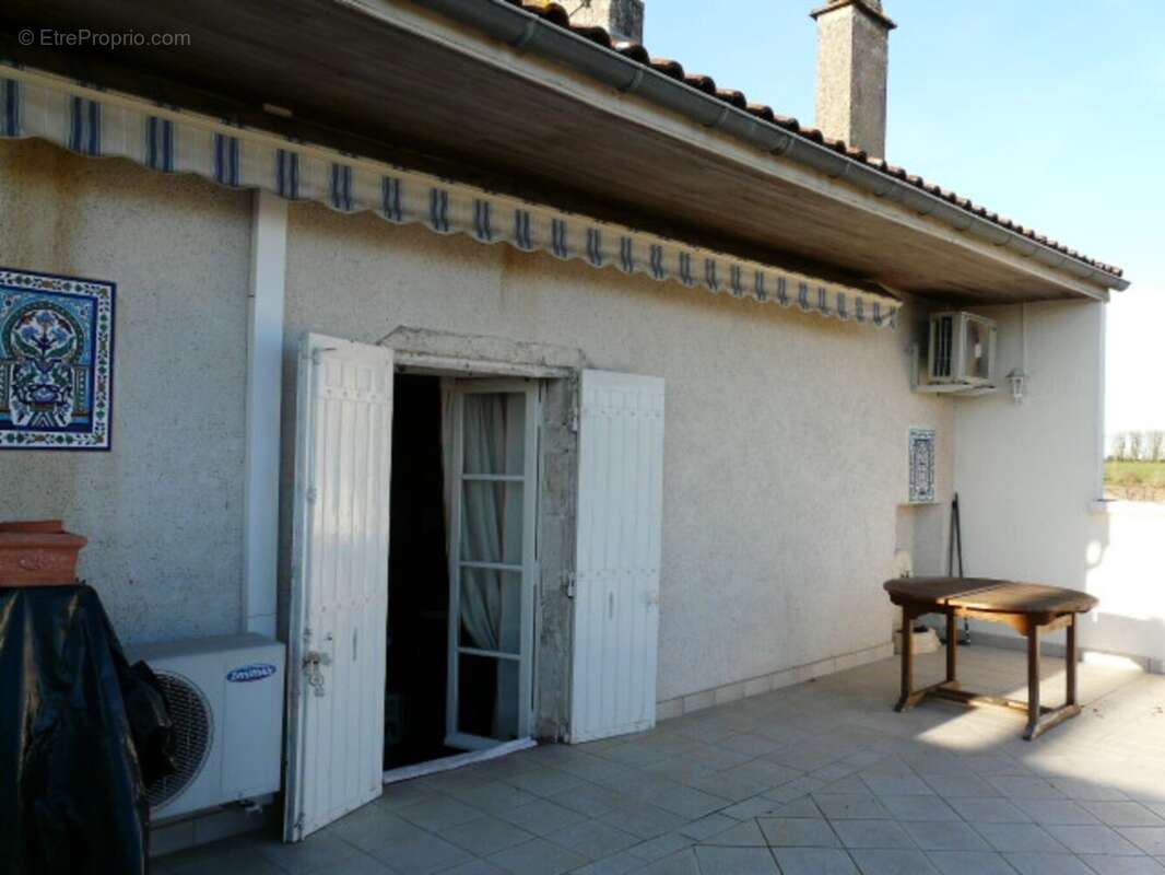 Maison à LAROQUE-TIMBAUT