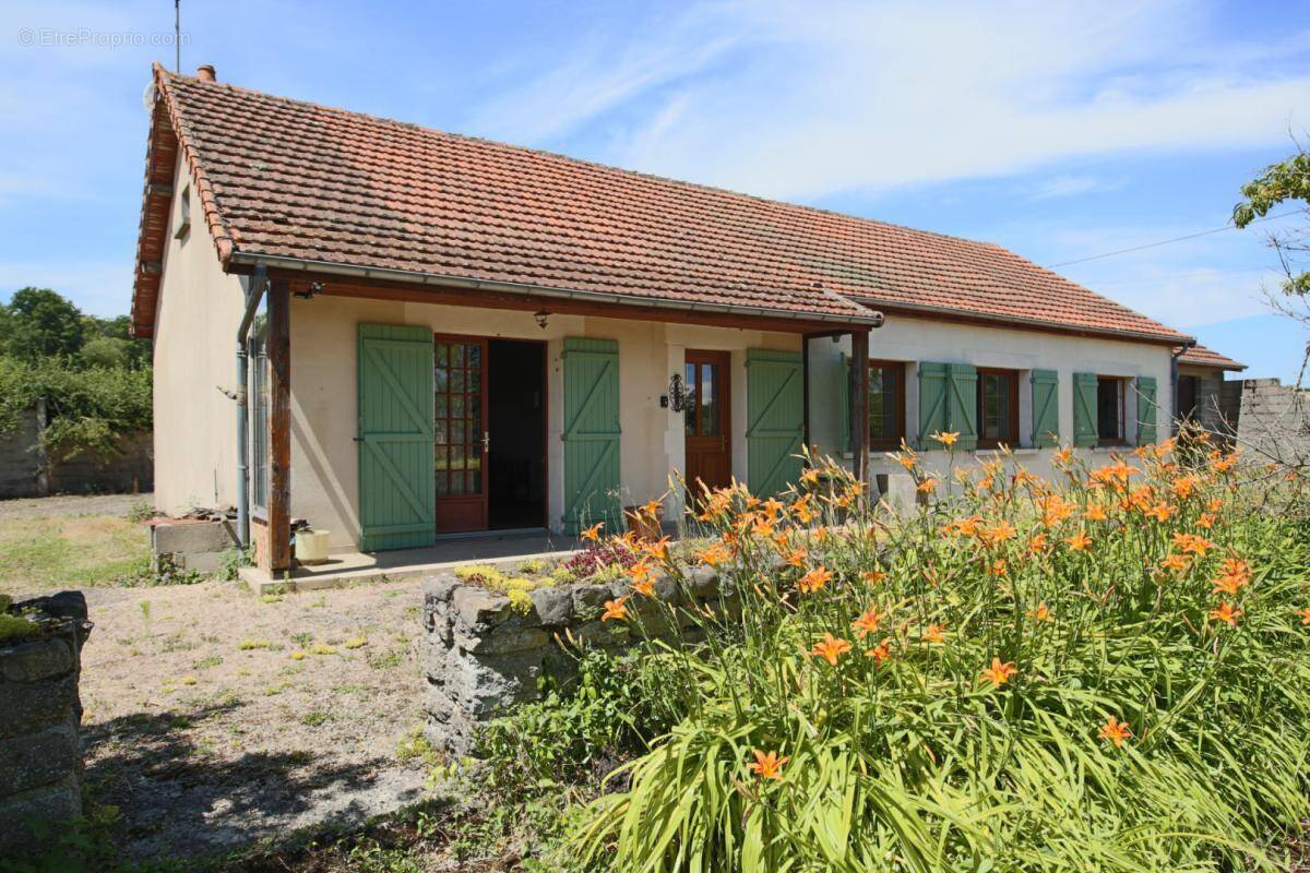 Maison à CURGY