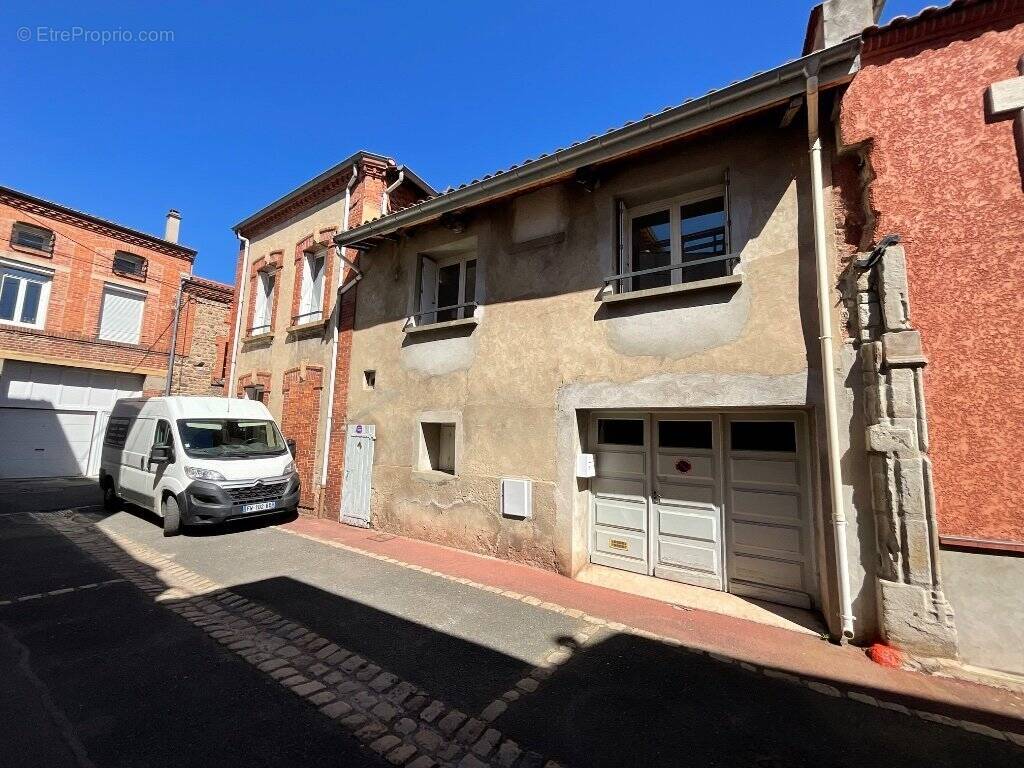 Maison à SAINT-JUST-SAINT-RAMBERT
