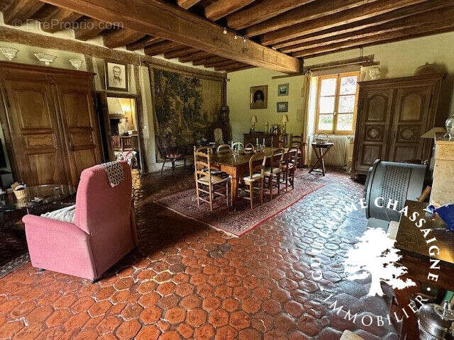 Maison 470 m² à Bourges  - photo 7