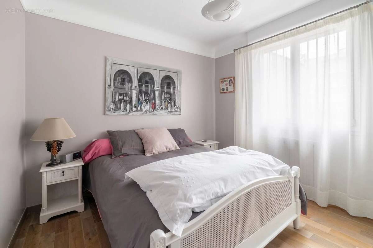 Appartement à LEVALLOIS-PERRET