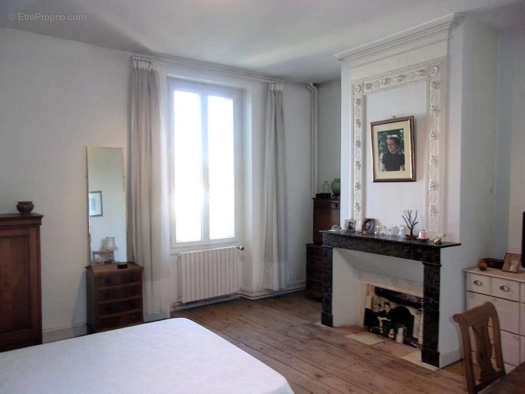 Maison de ville de 3 chambres avec jardin, cave et grenier - photo 5