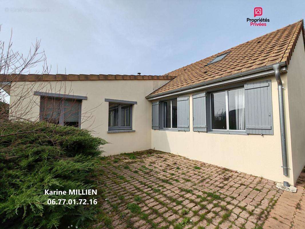 Maison à AUNEAU