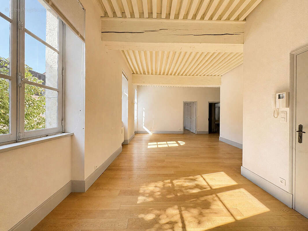 Bel appartement 2 chambres - 80 m² dans résidence sécurisée au centre-ville - photo 3