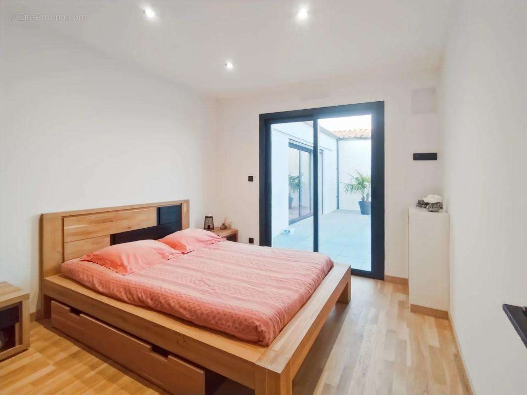 Maison à SAINT-SAUVEUR-D'AUNIS