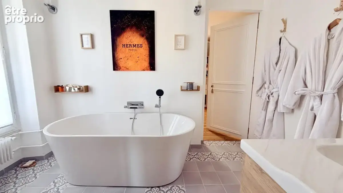 Élégante maison de maître aux volumes exceptionnels avec jardin - signature peintures Farrow & Ball - photo 16