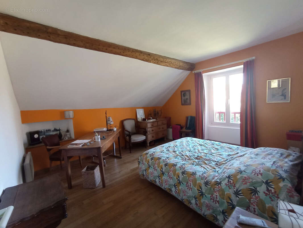 Maison à BRIIS-SOUS-FORGES