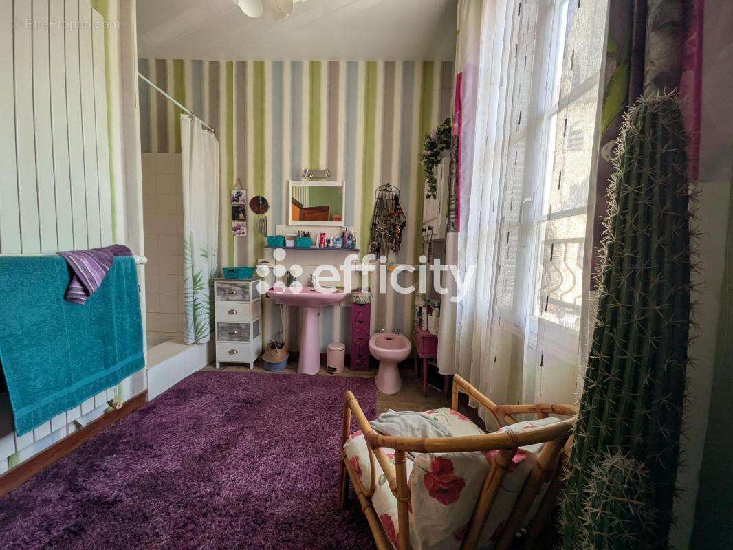 Maison à CINQ-MARS-LA-PILE