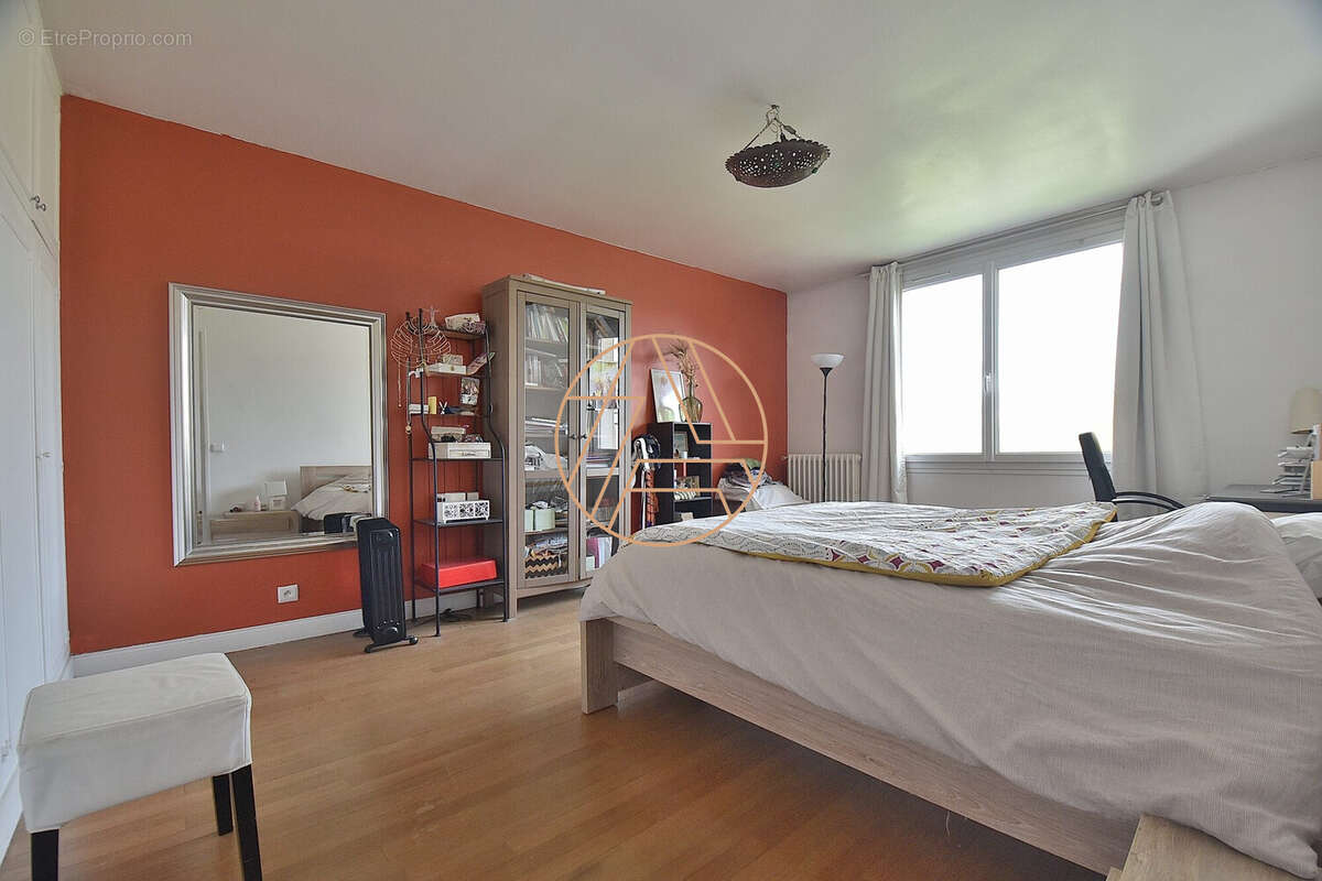 Maison à SAINT-MAUR-DES-FOSSES