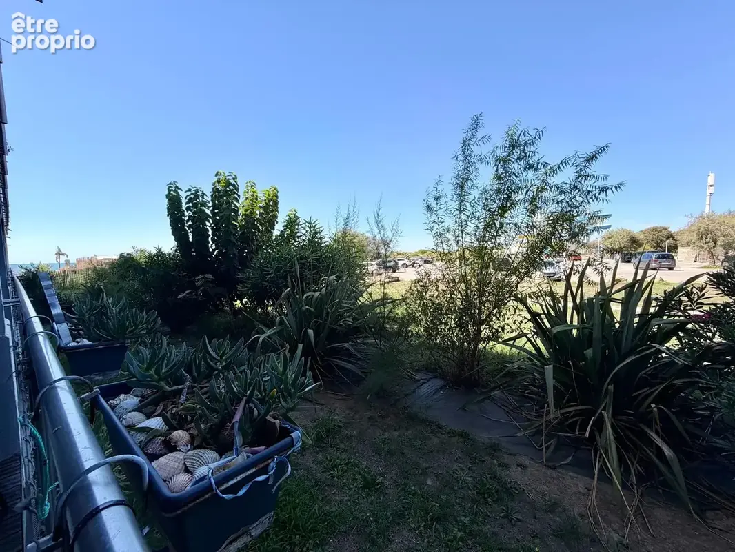 Grand studio de 31.00m2 en RDC avec vue mer latérale - LE GRAU DU ROI - photo 11