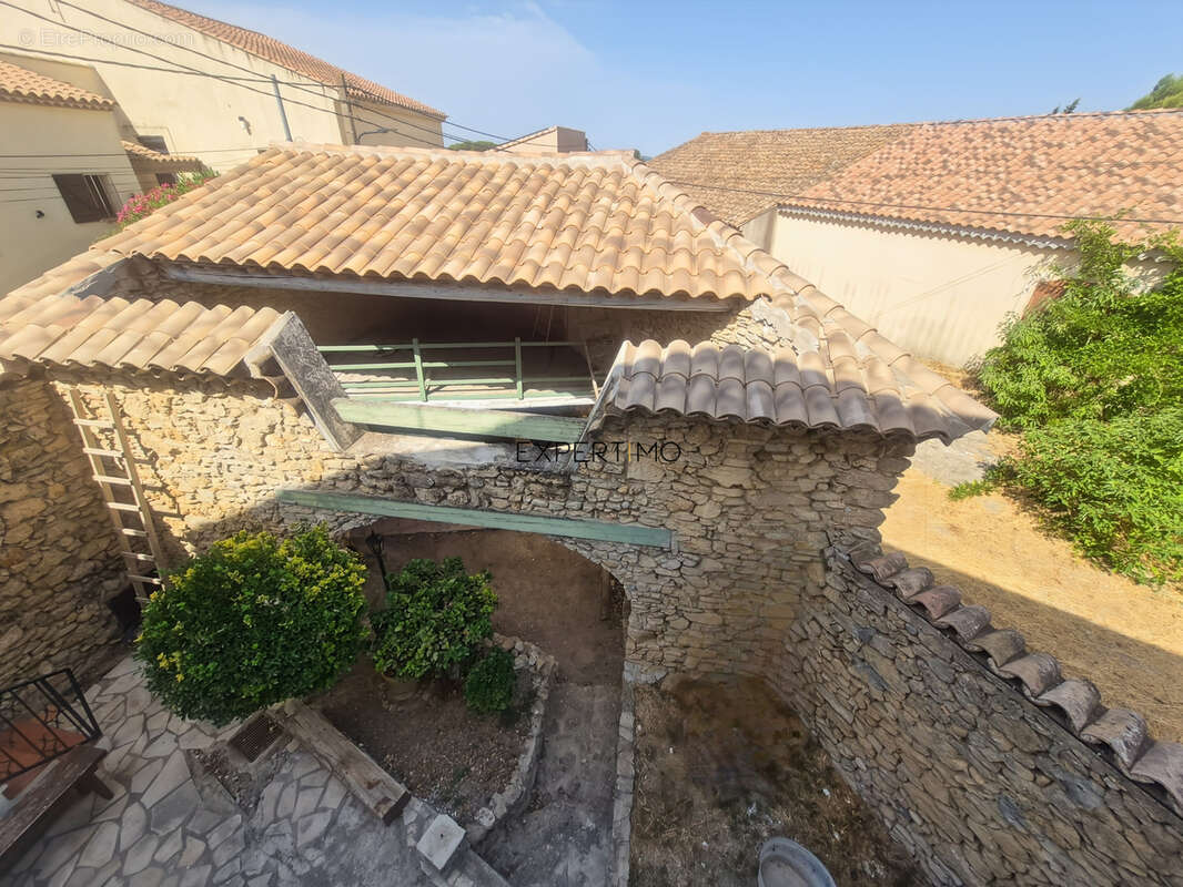 Maison avec patio en pierre - photo 10