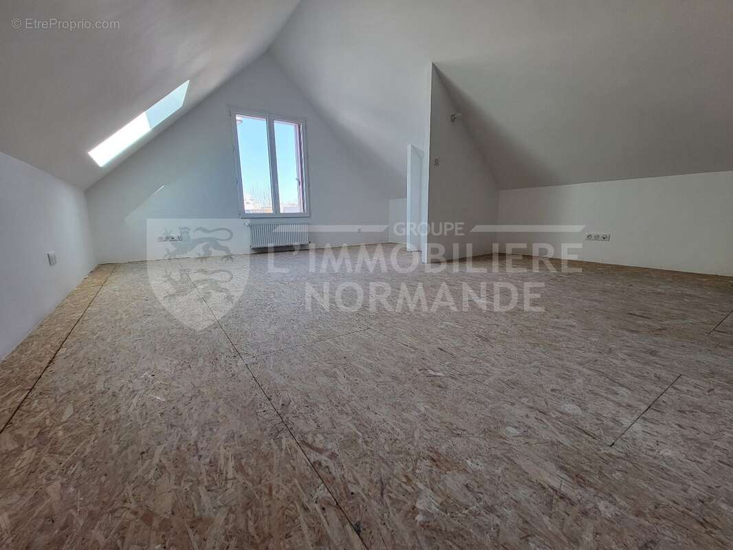 Maison à BONNIERES-SUR-SEINE